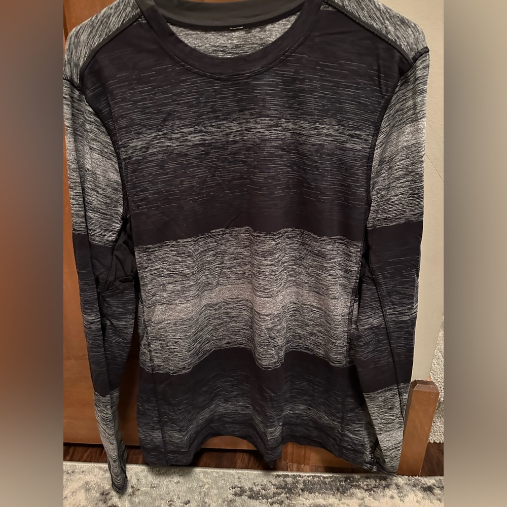 Men’s lululemon long sleeve pullover
